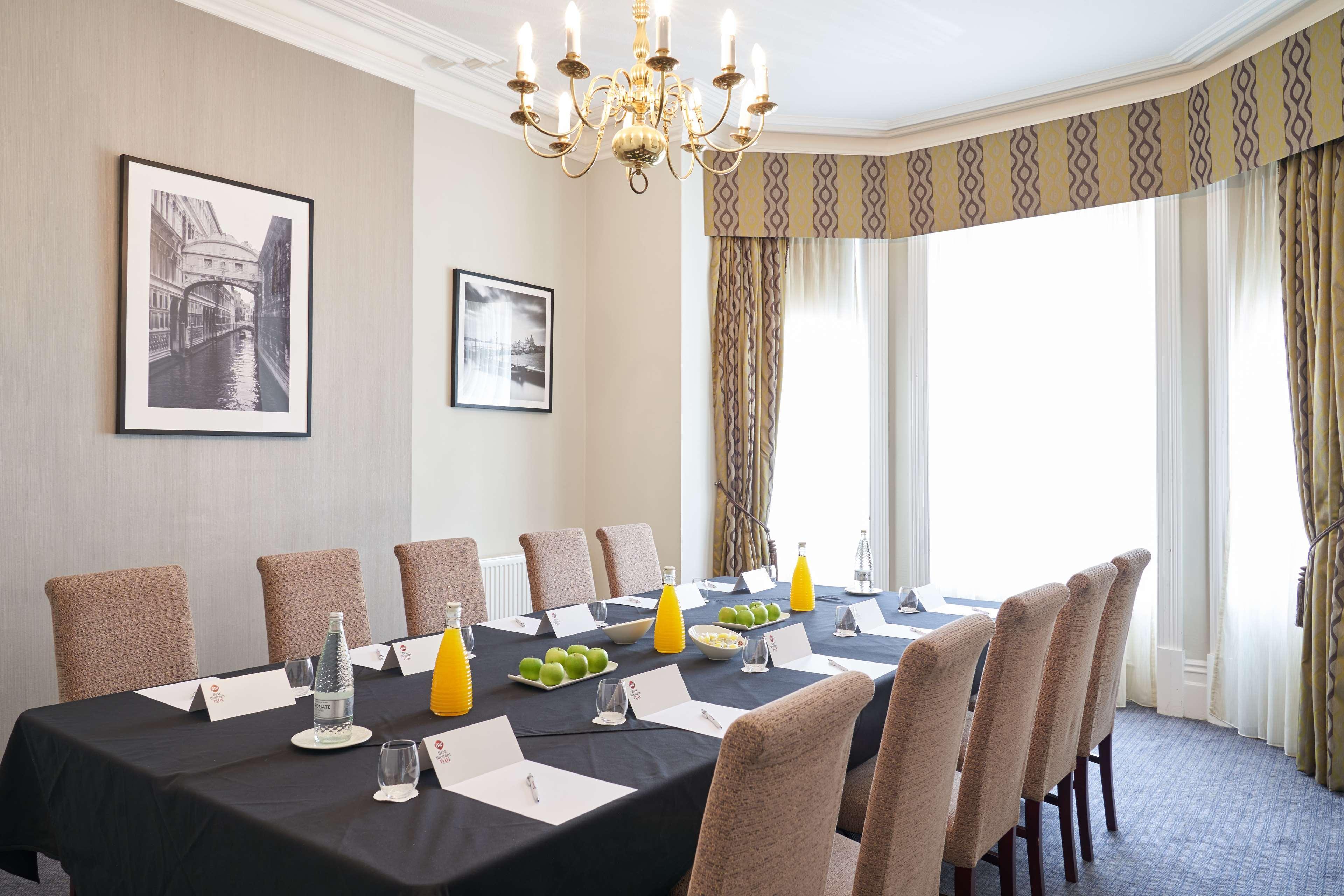 Western The Connaught Hotel&spa 4*